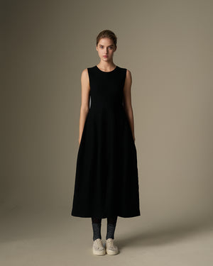 Classic Black Sleeveless Knitted Dress