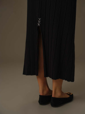 Flowy Pleated Side-Slit Skirt