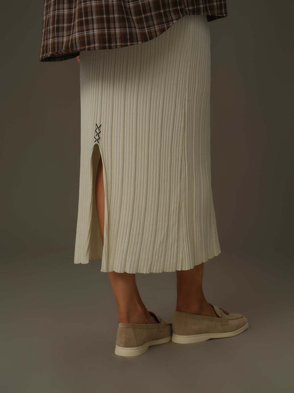 Flowy Pleated Side-Slit Skirt