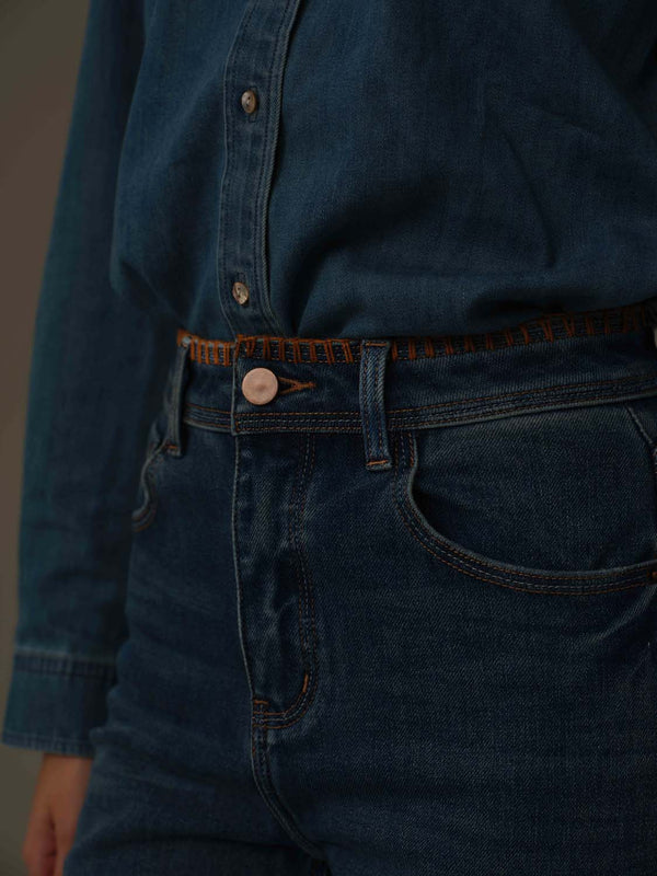 Classic Fit Wide-Leg Jeans