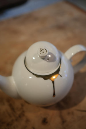 Lip Print Cup and Tea Pot