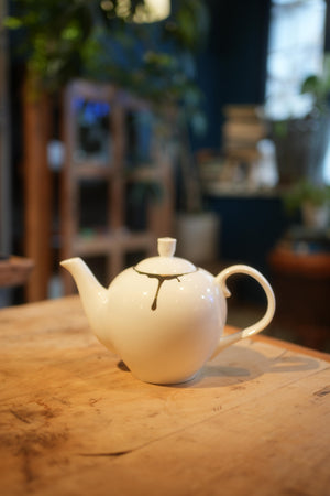 Lip Print Cup and Tea Pot