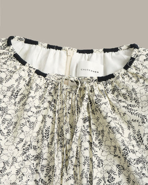 泡泡袖碎花連身裙