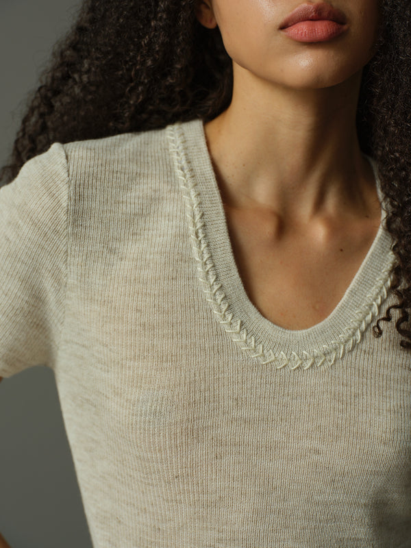 裝飾領口針織上衣