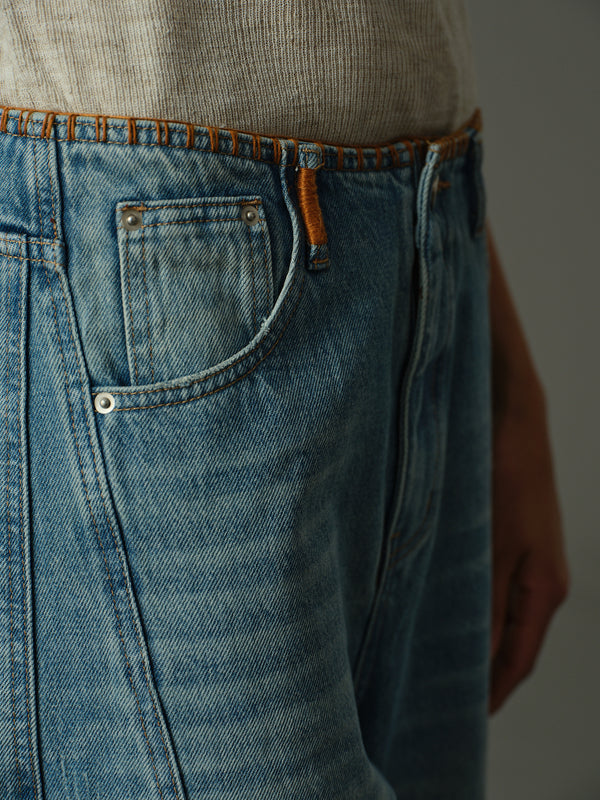 Decorative Stitch Wide-Leg Jeans