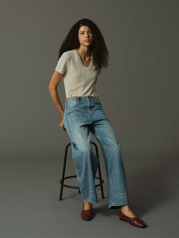 Decorative Stitch Wide-Leg Jeans
