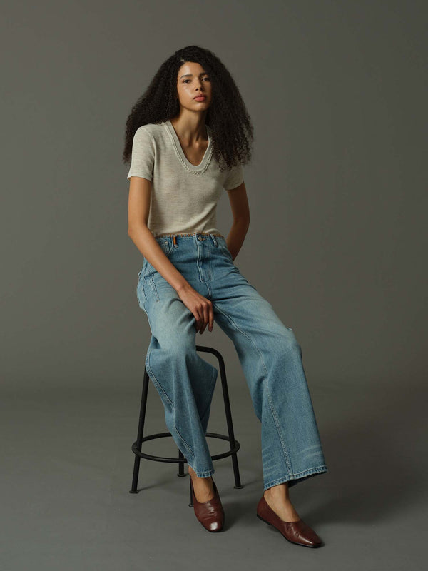 裝飾領口針織上衣