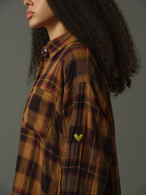 愛心刺繡格紋襯衫