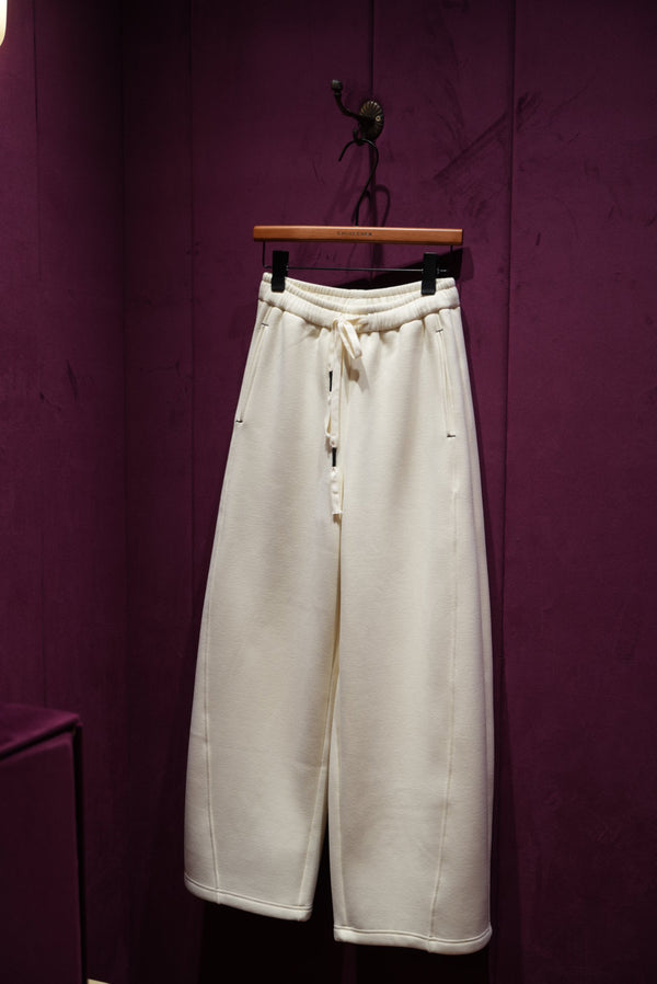 彎刀型運動長褲