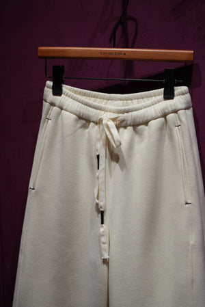 彎刀型運動長褲