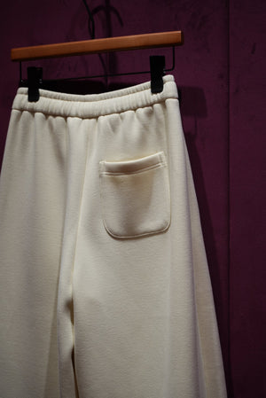 彎刀型運動長褲