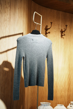 羊絨高領針織上衣