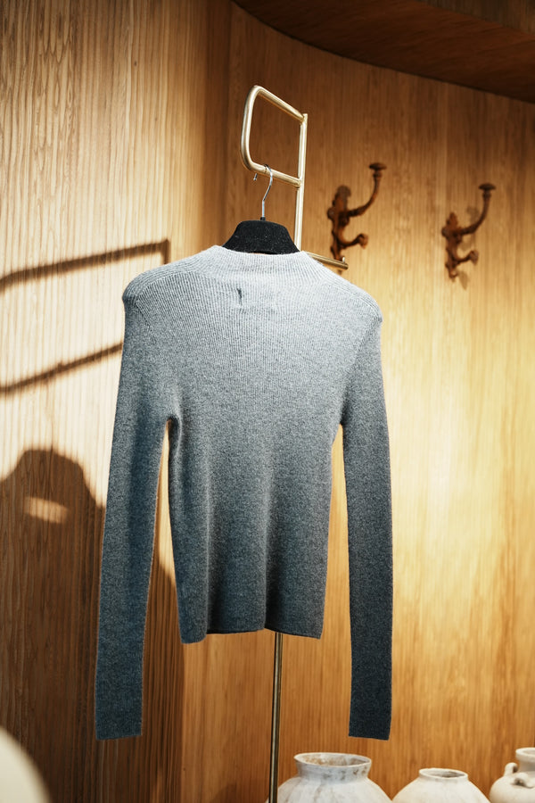 羊絨高領針織上衣