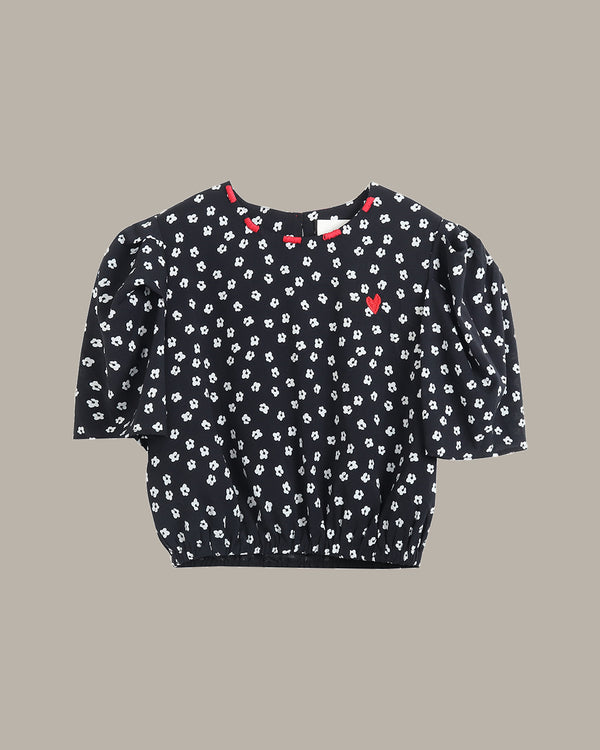 碎花泡泡袖上衣