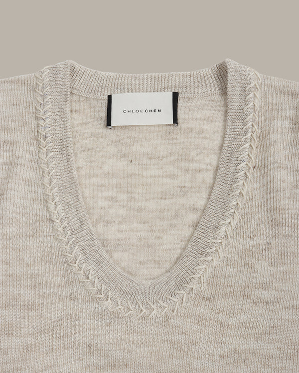 裝飾領口針織上衣