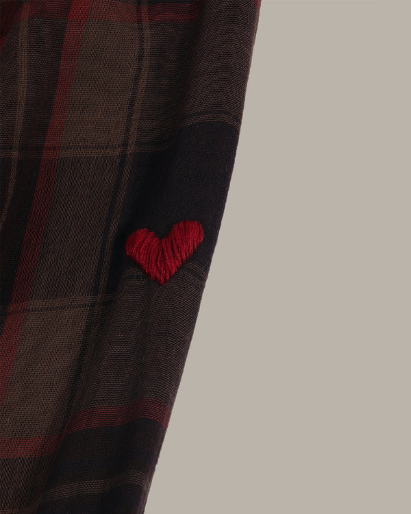 愛心刺繡格紋襯衫